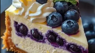 Zitronen-Blaubeer-Käsekuchen