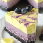 Zitronen-Blaubeer-Swirl-Käsekuchen