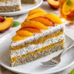 Apfelkuchen vom Blech mit Pudding und Streuseln frisch gebacken