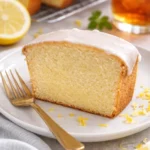 Leckere Brauner Butter Blondies auf einem Teller serviert