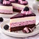 Leckere Brombeer-Joghurt-Torte mit frischen Brombeeren und Joghurtcreme