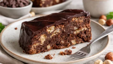 Dekadenter Mary Berry Schokoladenkekskuchen mit Schokoladenglasur