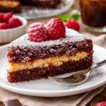 Schnellster Kuchen der Welt mit leckerem Topping auf einem Tisch