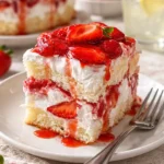 Himmel auf Erden Kuchen - ein köstliches, himmlisches Dessert auf einem Teller