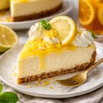 Honig Senf Hähnchen mit Reis auf einem Teller serviert