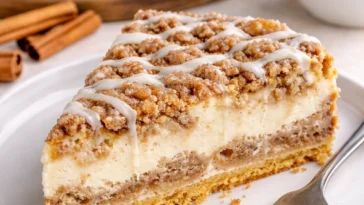 Leckerer Kaffee-Kuchen-Cheesecake mit Kaffee- und Käsefüllung