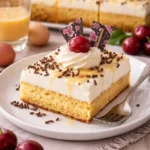 Kirschtorte mit Eierlikör – ein verführerisches Dessert mit Kirschen und Sahne
