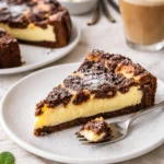 Klassischer Russischer Zupfkuchen mit Schokoladenboden und Quarkfüllung