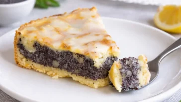 Mohnstreuselkuchen mit knusprigen Streuseln und saftigem Mohnbelag