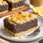 Saftiger Mohnkuchen mit Streusel nach Omas Rezept