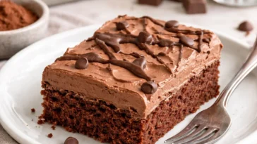 Schokoladenmousse-Schnitten, ein verführerisches Dessert aus Schokolade