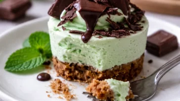 Mini Andes Mint Schokoladenkäsekuchen für St. Patrick's Day