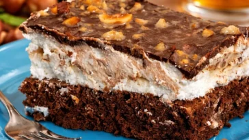 Leckere cremige Rum-Nuss-Schnitten aus dem Rezept VERSOFFENER FRANZ