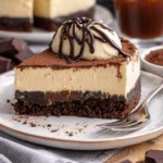 Dekadenter Brownie-Boden-Cheesecake mit schokoladigem Geschmack und cremiger Füllung