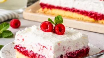 Himbeerwolke mit Mascarponecreme - leckeres Dessert mit frischen Himbeeren