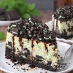 Mint Oreo Käsekuchen mit Minz-Oreo-Keksen und cremiger Käsekuchen-Füllung