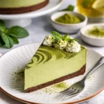 Leckerer No-Bake Matcha-Käsekuchen mit grünem Tee-Geschmack