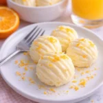 Orangen-Cremekäse-Minzbonbons auf einem Teller, bereit zum Genießen