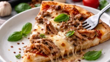 Proteinreiche Pizza mit Skyr, gesund und lecker belegt