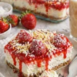 Spaghettieis Blechkuchen in einer Tasse serviert, perfekt für Desserts.