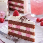 Zitronen-Himbeer-Torte mit frischen Himbeeren und Zitronenflavor