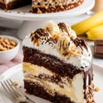 Bananensplit-Torte mit Bananen, Sahne und Schokoladensoße