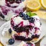 Blaubeer Tiramisu im Glas ohne Ei und Alkohol, sommerlich frisches Dessert