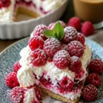 Himbeerwolke mit Mascarponecreme auf einem Teller