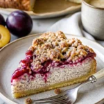 Quark-Mohn-Pflaumenkuchen mit frischen Pflaumen und Mohnbeschreibung