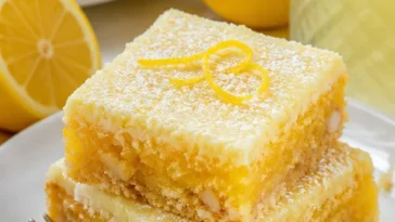 Tropischer Mango Butterkuchen - saftig und süß, perfekt für jeden Anlass.