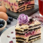 Weißer kalter Hund mit Himbeeren, ein köstliches Dessert.