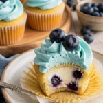 Blaubeer-Cream-Cheese-Glasur auf einem herzhaften Kuchen