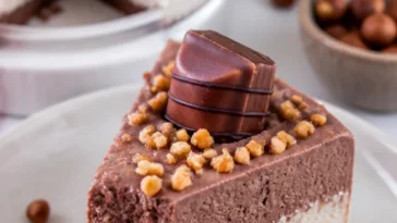 Leckeres Kinder Bueno Dessert Rezept mit Schokoladen und Haselnüssen