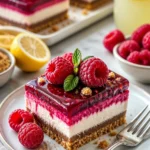 Himbeer-Creme-Kekse mit frischer Himbeere und cremiger Füllung