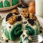 Keksmonster-Zimtschnecken frisch gebacken auf einem Teller