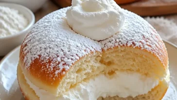 Koreanischer Milchcreme-Donut mit fluffiger Textur und köstlicher Füllung