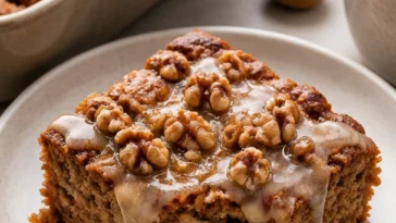 Bananen-Walnuss-Apfel-Brot: Ein saftiges und nussiges Rezept für jede Gelegenheit.