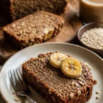 saftiges Vollkorn-Bananenbrot mit Banane und Nüssen