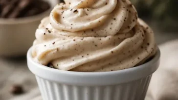 Dekadentes Kaffee-infused Buttercreme-Frosting für köstliche Desserts
