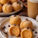 Leckere Kürbis-Pie-Käsekuchen-Trüffel auf einem Teller