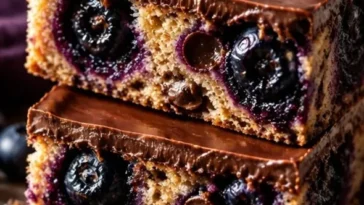 Heidelbeer-Schokoladenriegel als einfaches No-Bake-Dessert