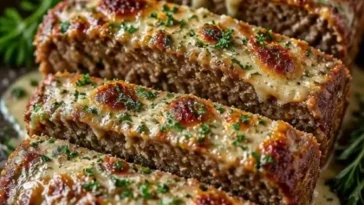 Knoblauch-Parmesan-Fleischlaib - Ein leckeres Rezept aus Omas Küche