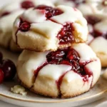 Weiße Schokoladen-Kirsch-Shortbread-Kekse für Weihnachten
